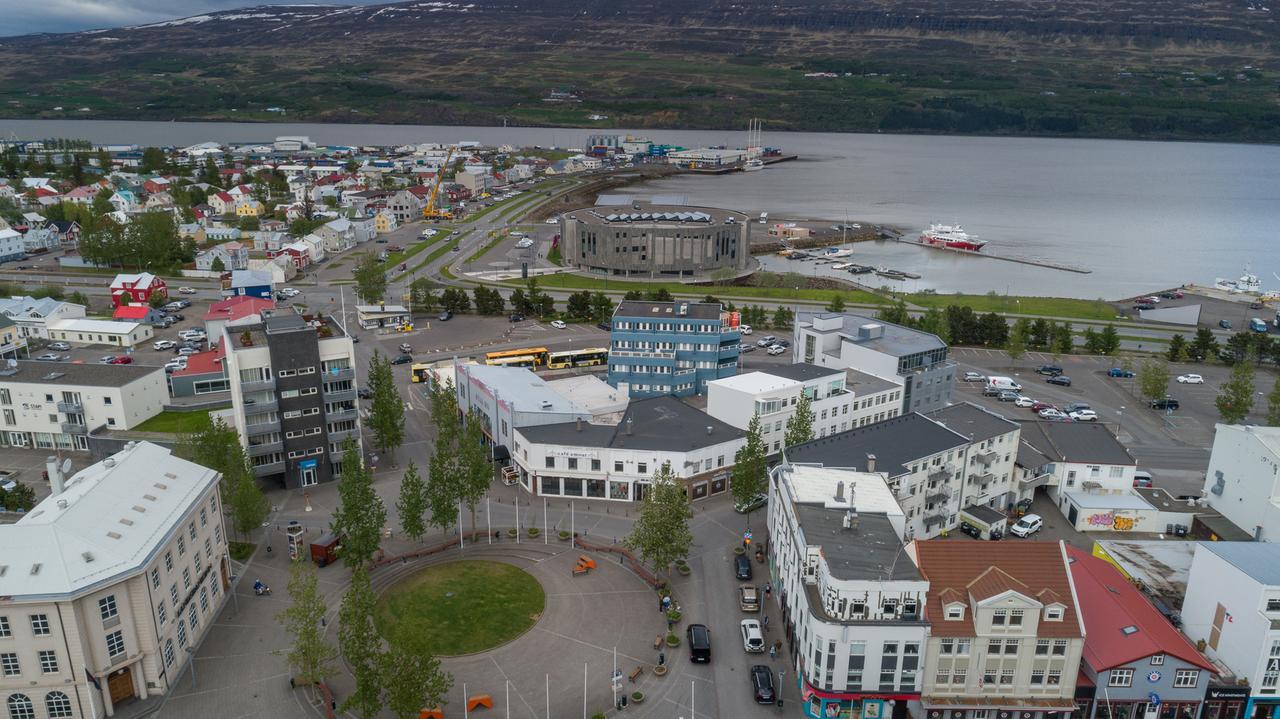 Acco Town Square Apartments Akureyri Extérieur photo
